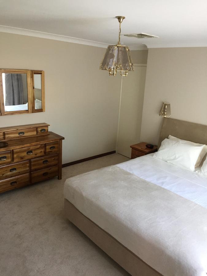 Murdoch Station Bed & Breakfast Пърт Екстериор снимка